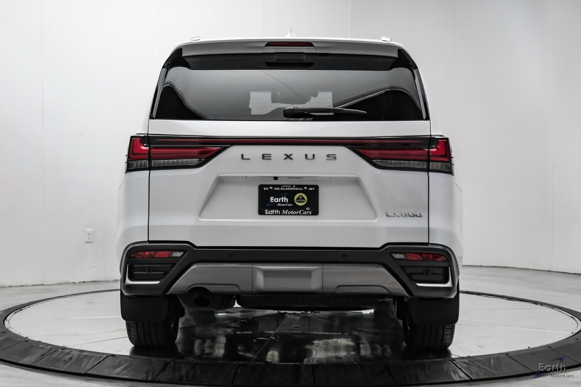 Used 2023 Lexus LX 600 4WD w/ Accessory Package (Z1) image 12