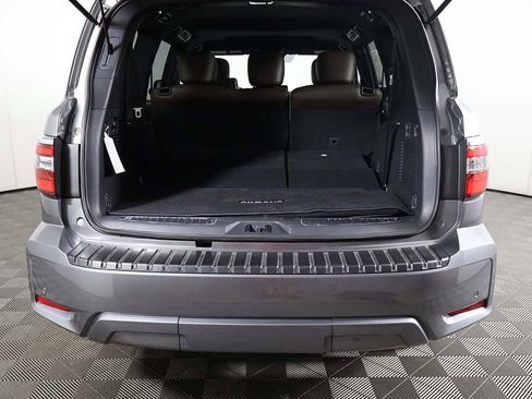 Used 2024 Nissan Armada Platinum image 19