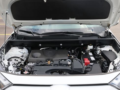 Used 2025 Toyota RAV4 XLE FWD image 13