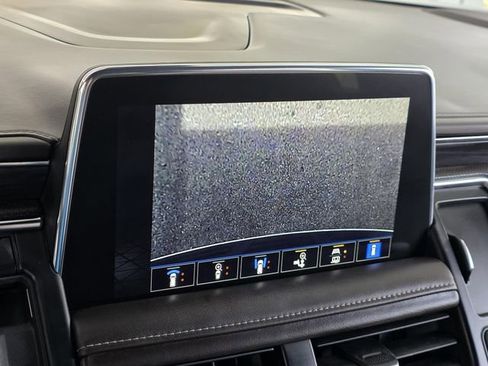 Used 2022 GMC Yukon XL SLT w/ SLT Luxury Package image 22