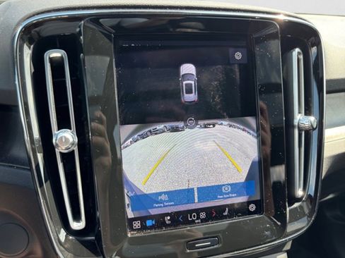 Used 2023 Volvo XC40 Recharge Ultimate w/ Protection Package Premier image 16