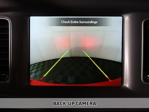 Used 2023 Dodge Charger SXT image 4