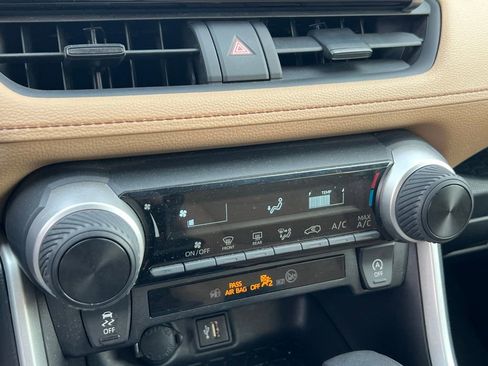 Used 2024 Toyota RAV4 LE image 34