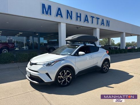 Used 2018 Toyota C-HR XLE FWD image 1