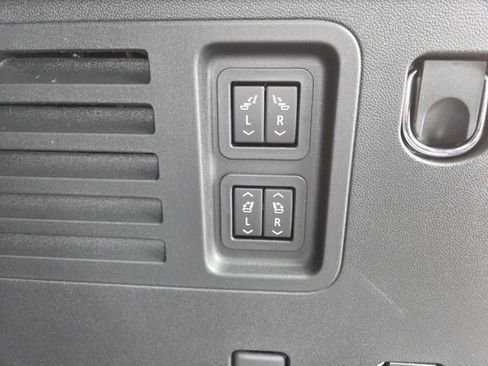 New 2026 Buick Enclave Preferred w/ Power Package image 17