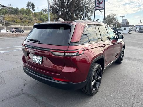 Certified 2023 Jeep Grand Cherokee Altitude RWD image 8