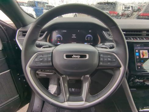 Used 2022 Jeep Grand Cherokee Altitude image 22