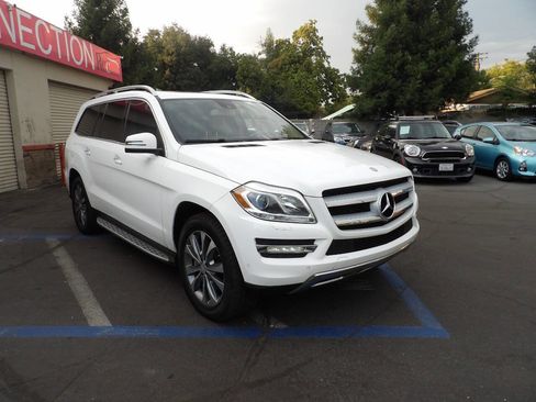 Used 2014 Mercedes-Benz GL 450 4MATIC image 2