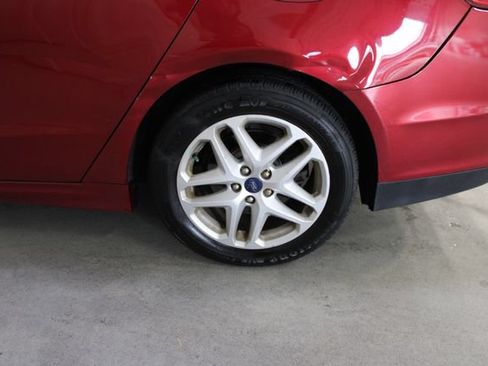 Used 2014 Ford Fusion SE FWD image 30