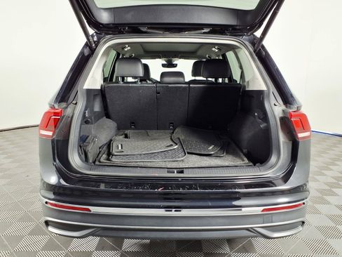 Used 2022 Volkswagen Tiguan SE w/ Panoramic Sunroof Package AWD/4WD image 8