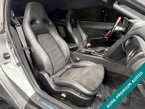 Used 2016 Nissan GT-R Black Edition image 4