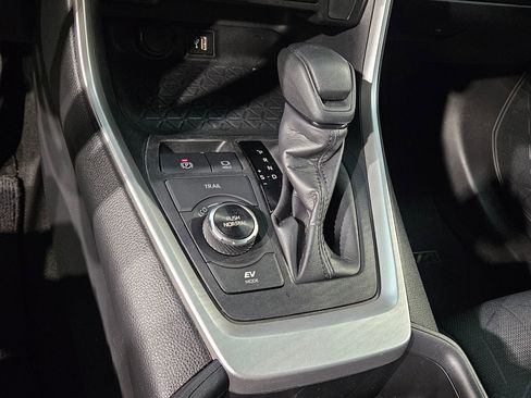 Certified 2023 Toyota RAV4 XLE w/ Convenience Package image 33