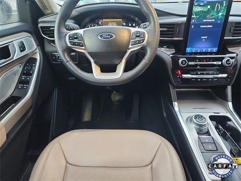 Certified 2023 Ford Explorer Limited w/ Limited Technology Package image 9