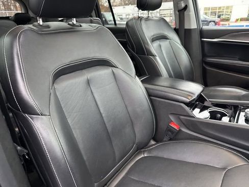 Used 2022 Jeep Grand Cherokee L Limited image 29