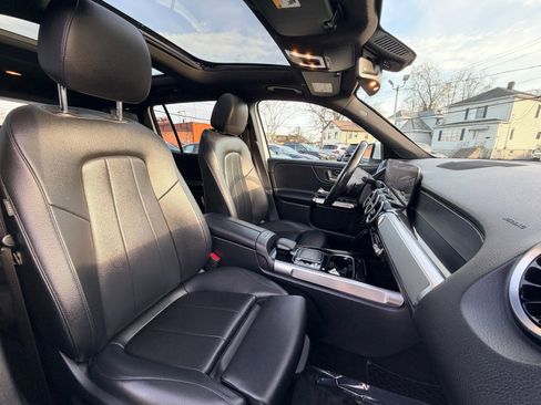 Used 2020 Mercedes-Benz GLB 250 4MATIC image 34