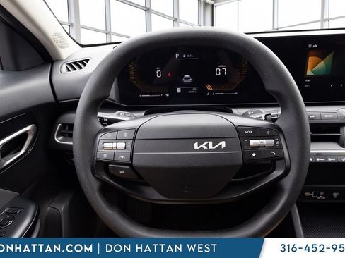 Used 2025 Kia K4 FWD image 5
