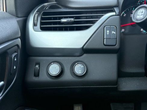 Used 2018 Chevrolet Tahoe LS image 18