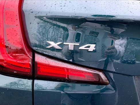 Used 2024 Cadillac XT4 Luxury w/ Cold Weather Package image 7