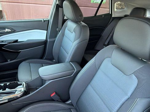 New 2026 Chevrolet Trax LT w/ Driver Confidence Package FWD image 4