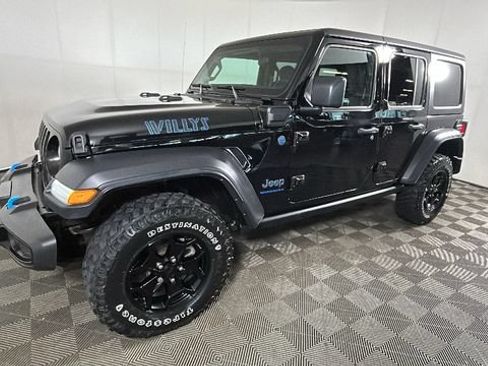 Used 2023 Jeep Wrangler Unlimited w/ Cold Weather Group AWD/4WD image 7