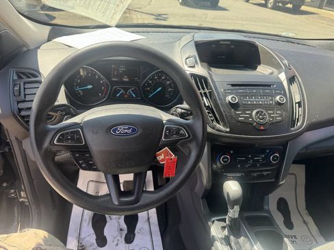 Used 2017 Ford Escape SE AWD/4WD image 4