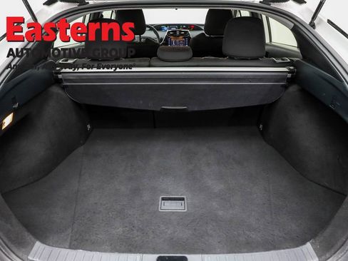 Used 2022 Toyota Prius LE image 9