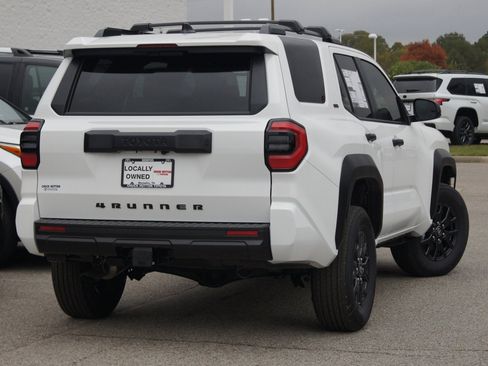 New 2025 Toyota 4Runner SR5 image 9
