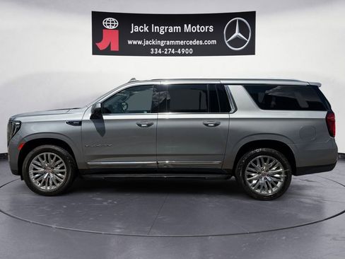 Used 2023 GMC Yukon XL SLT w/ SLT Luxury Package RWD image 2