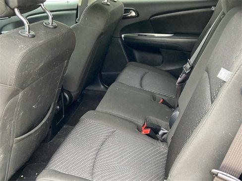 Used 2019 Dodge Journey SE image 10