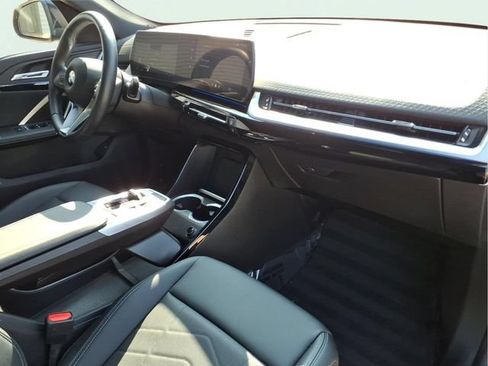 Used 2026 BMW X2 xDrive28i AWD/4WD image 23