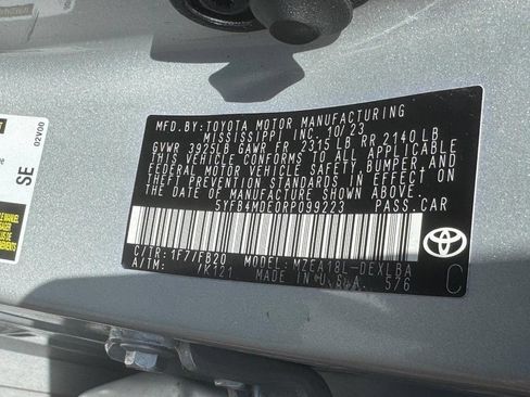 Used 2024 Toyota Corolla LE FWD image 29