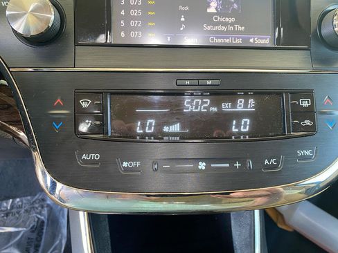 Used 2015 Toyota Avalon XLE FWD image 18