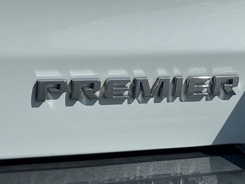 Used 2019 Chevrolet Suburban Premier AWD/4WD image 33