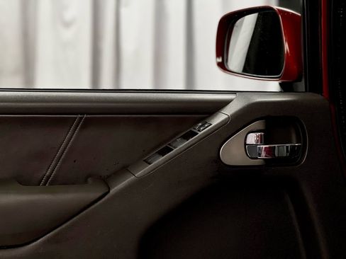 Used 2016 Nissan Frontier PRO-4X w/ Pro-4x Luxury Package image 39