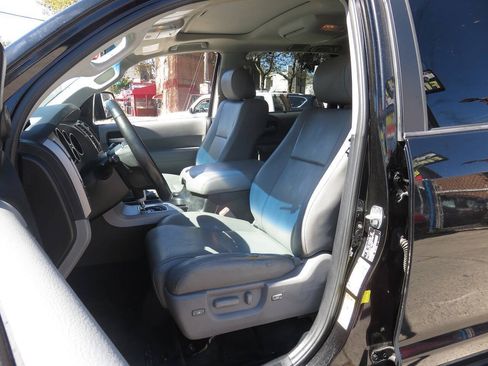 Used 2014 Toyota Sequoia Limited AWD/4WD image 10