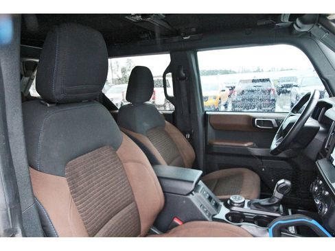Certified 2022 Ford Bronco Outer Banks w/ Sasquatch Package AWD/4WD image 25