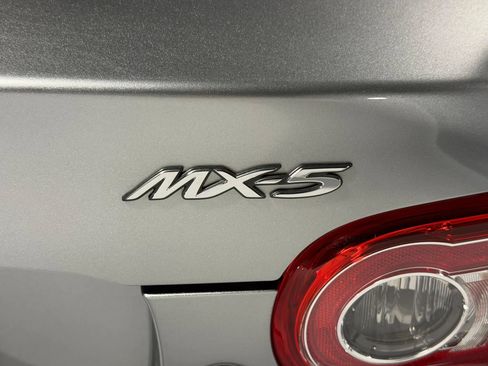 Used 2014 MAZDA MX-5 Miata Grand Touring RWD image 17
