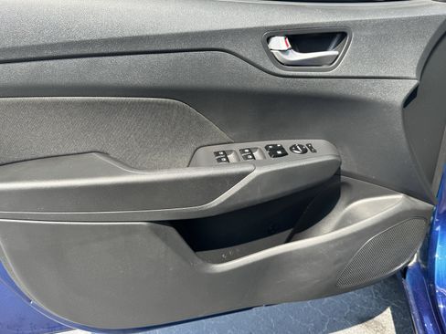 Used 2022 Hyundai Accent SE w/ Cargo Package FWD image 10