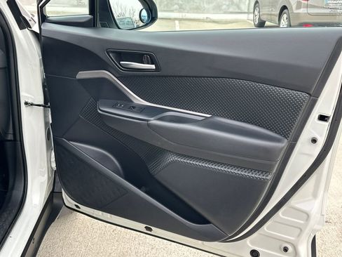 Used 2021 Toyota C-HR LE image 14