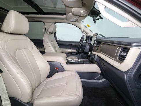 Used 2023 Ford Expedition Limited AWD/4WD image 17