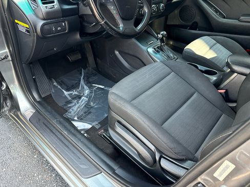 Used 2015 Kia Forte EX image 11