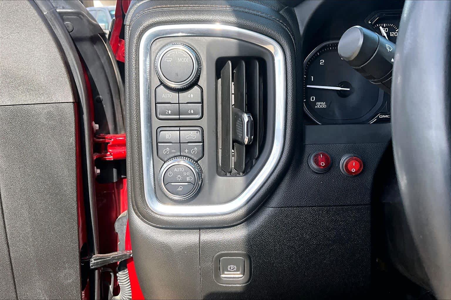 Used 2023 GMC Sierra 2500 AT4 AWD/4WD image 36