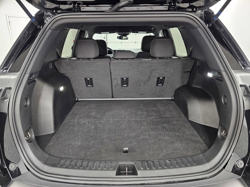 Used 2025 Chevrolet Equinox LT FWD image 23