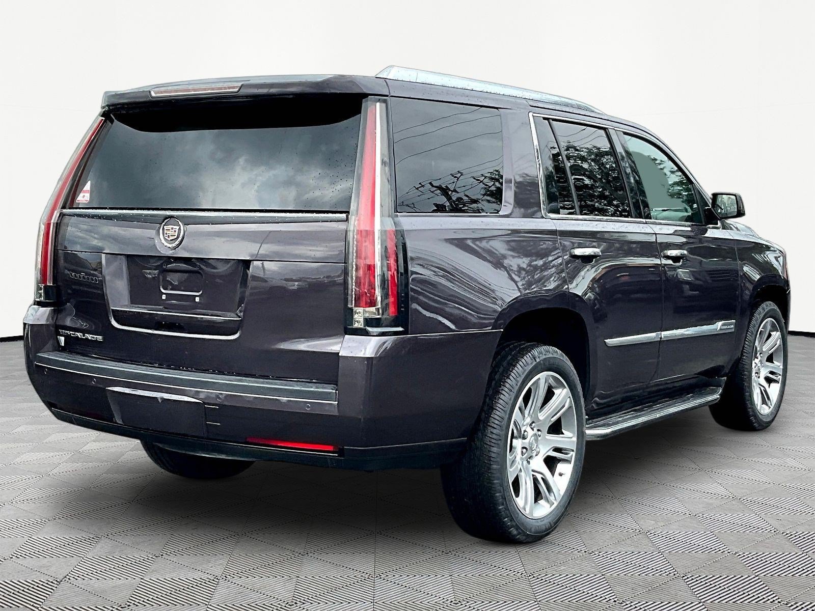 Used 2015 Cadillac Escalade Luxury RWD image 6