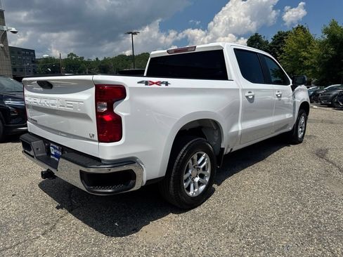 Used 2022 Chevrolet Silverado 1500 LT AWD/4WD image 7
