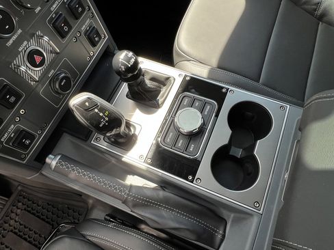 Used 2025 INEOS Grenadier Fieldmaster Edition image 17