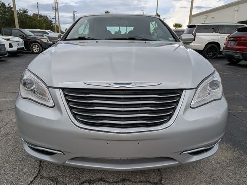 Used 2012 Chrysler 200 Touring FWD image 9