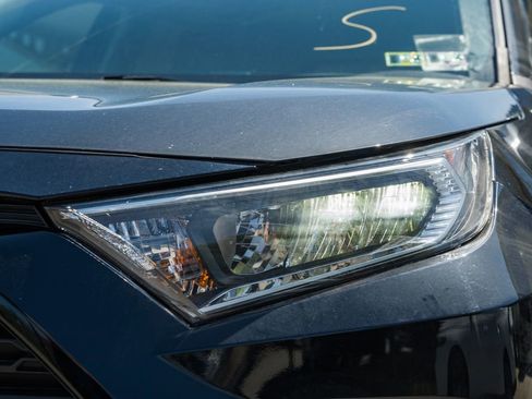 Used 2019 Toyota RAV4 XLE Premium w/ Cold Weather Package AWD/4WD image 13