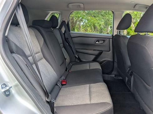 Used 2024 Nissan Rogue SV FWD image 19