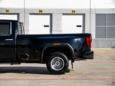 Used 2022 GMC Sierra 3500 Denali w/ Technology Package image 7